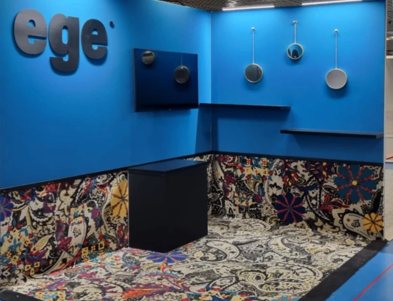 Stand hybrid avec solutions sur-mesure