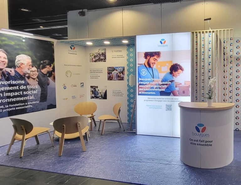 Stand design bois Paris porte maillot