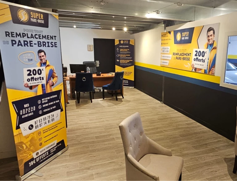 Cadre tissu tendu & Rollups design pour showroom