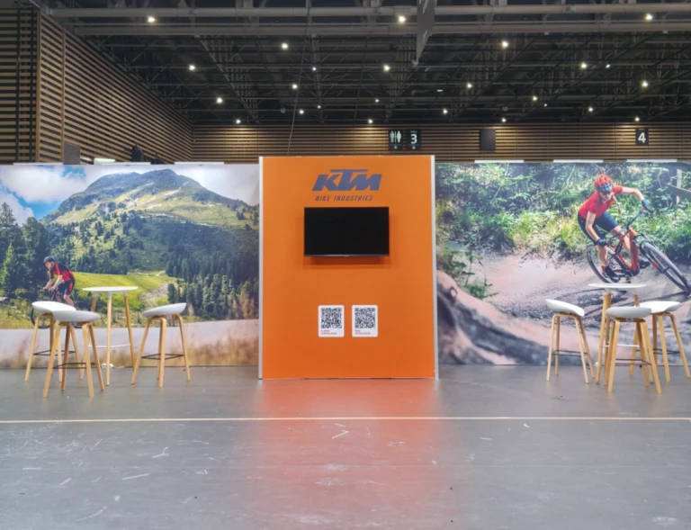 Stand modulaire expo Paris avec mobilier