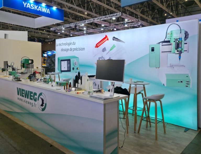 Stand modulaire avec banque de démonstration