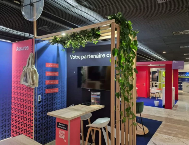 Stand modulaire 9m² végétalisé avec bois